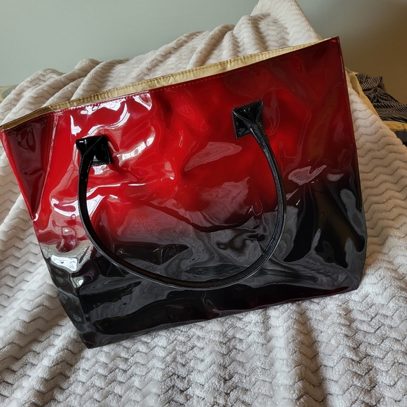 Elizabeth Arden Big Tote - Picture 2 of 7